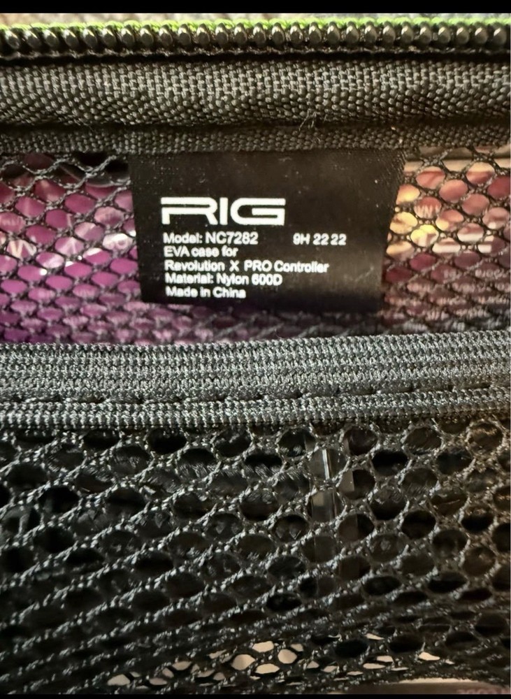RIG Nacon Revolution X Pro Controller NC7282 with Carrying Case and Controller