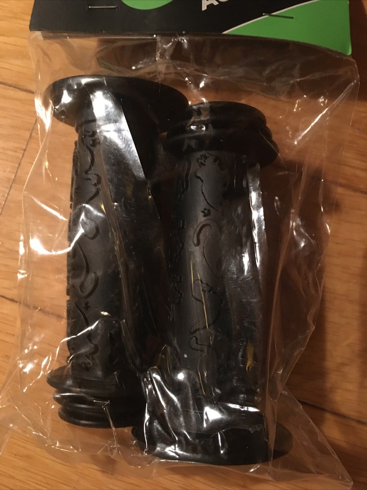 Ebon Junior Size Grips Handlebar Black 7/8" Dinosaurs