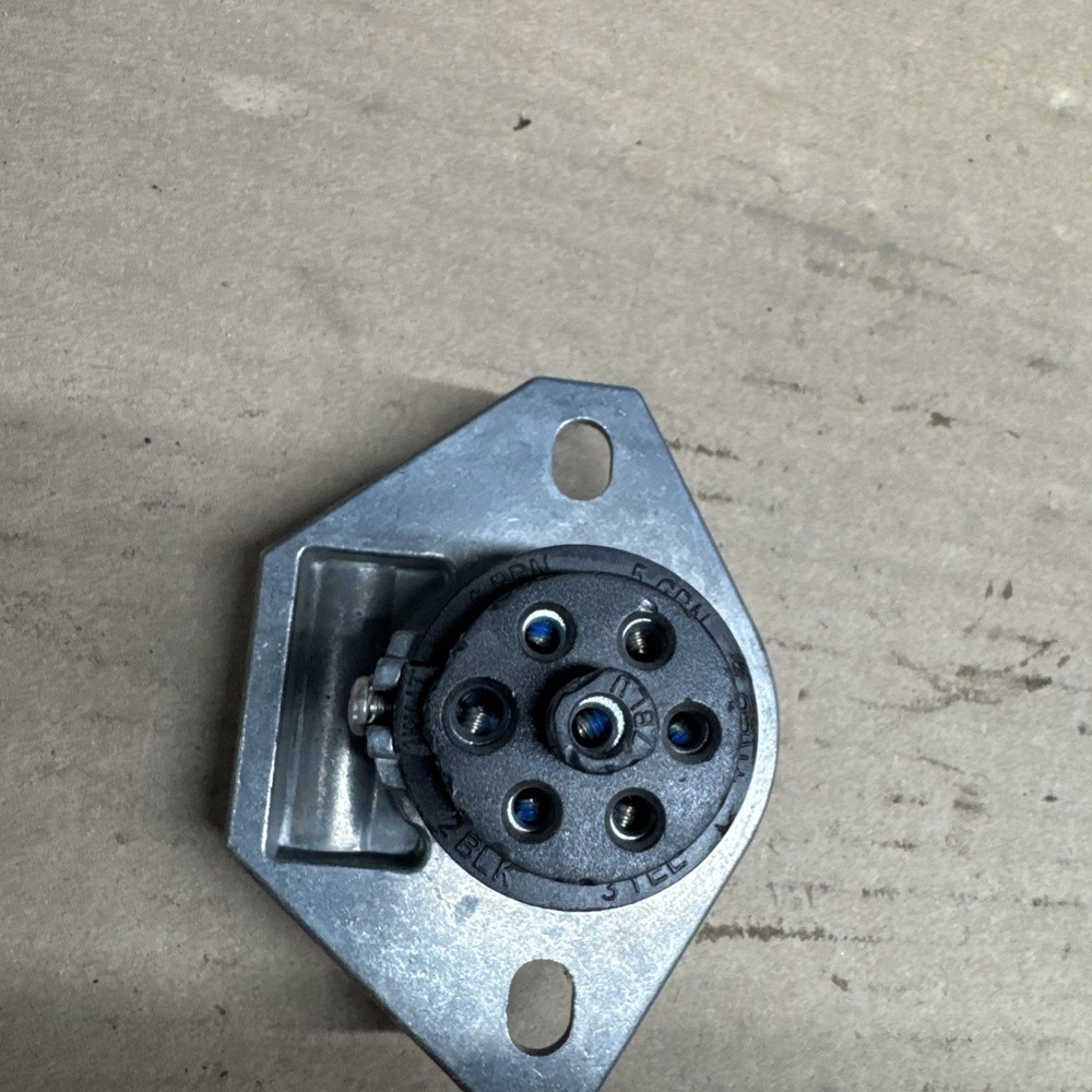 (QTY 5) PHILLIPS 15-720 SAE J560 7 WIRE TRAILER SOCKET PLUG