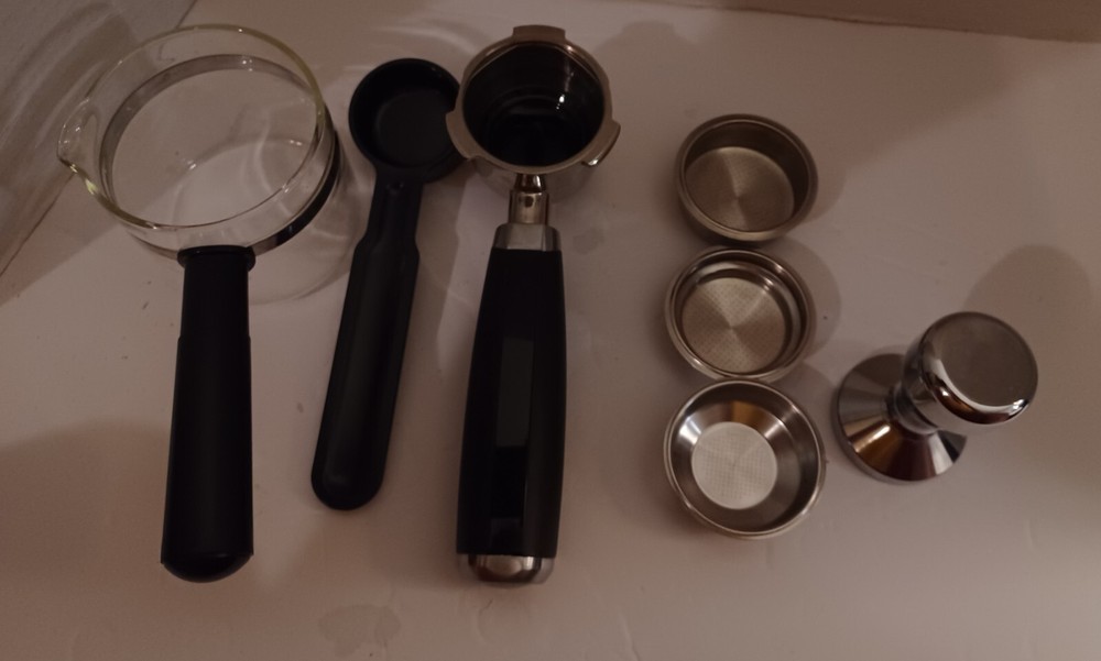 Bella Pro Series 19 Bar Espresso Maker TSK-1859B InGood Condition
