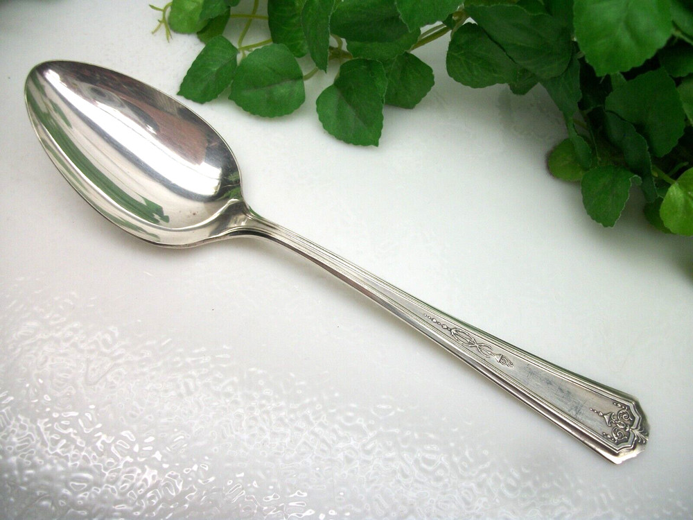 Oneida Tudor Plate QUEEN BESS I Silverplate Solid Serving Spoon 1924