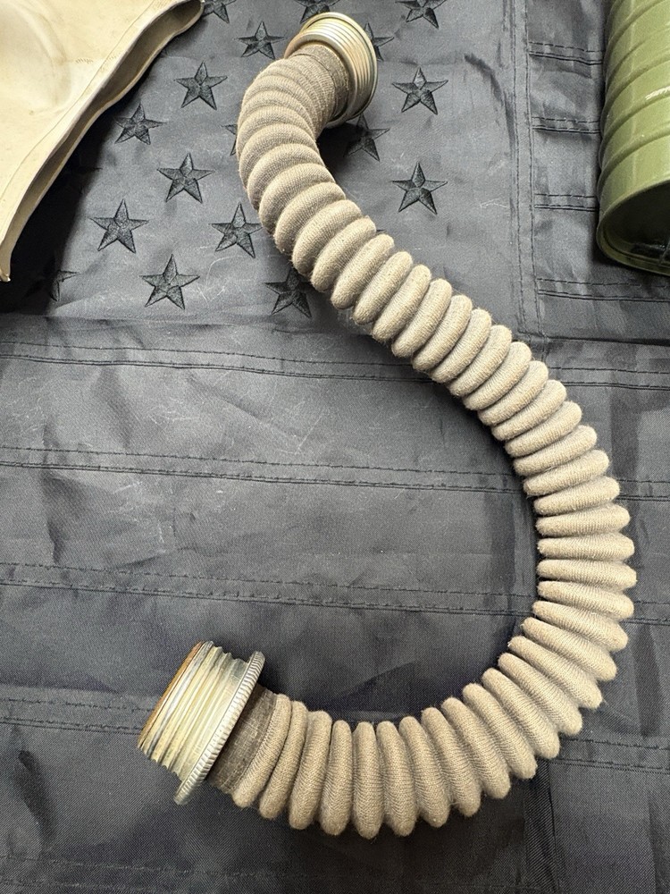 Original Mask, Hose, Filter & Carry Bag – Pre-/Early WWII Pattern