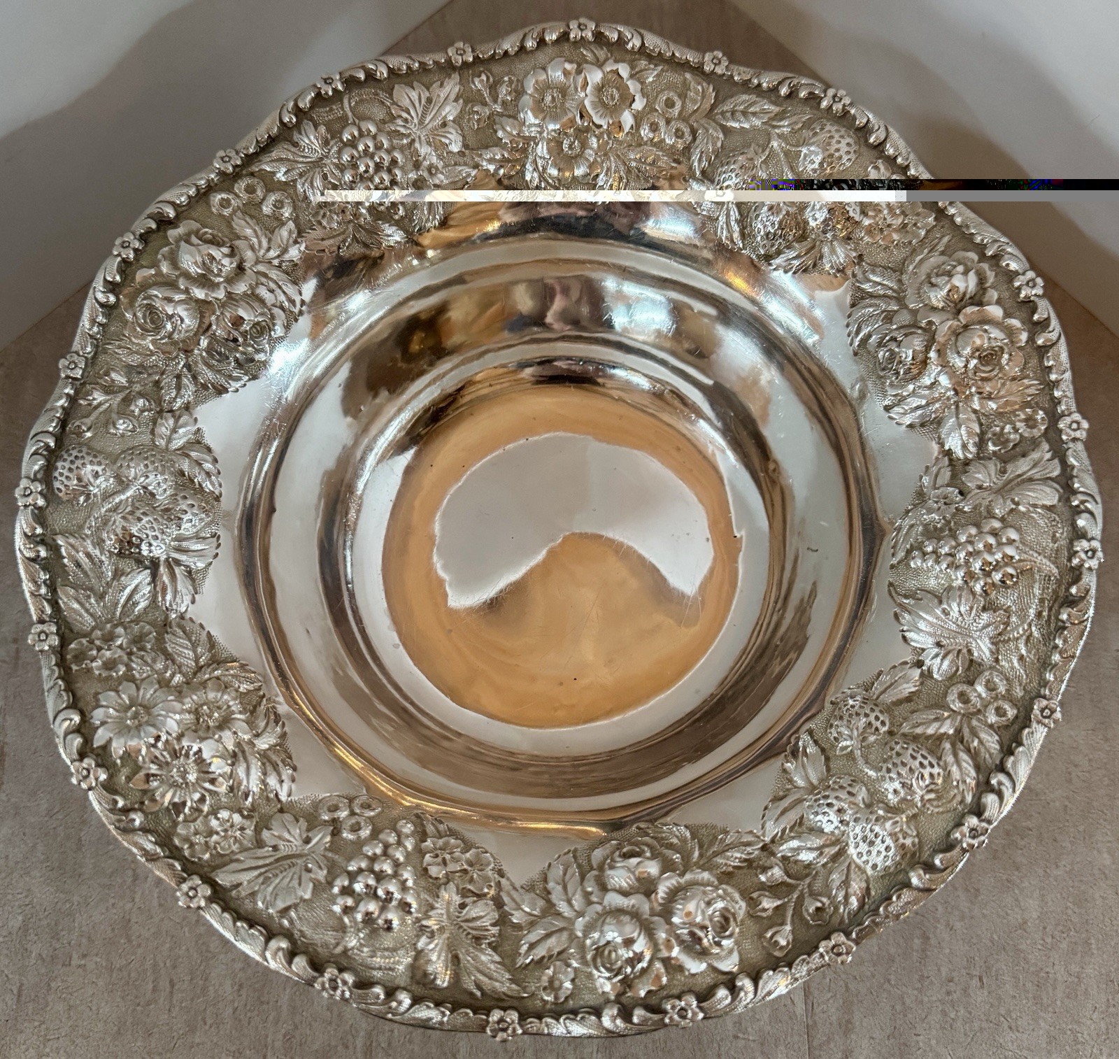 REPOUSSE LORING ANDREWS CO HAND CHASED STERLING 9 3/8" STRAWBERRY BOWL 11.1 OZT