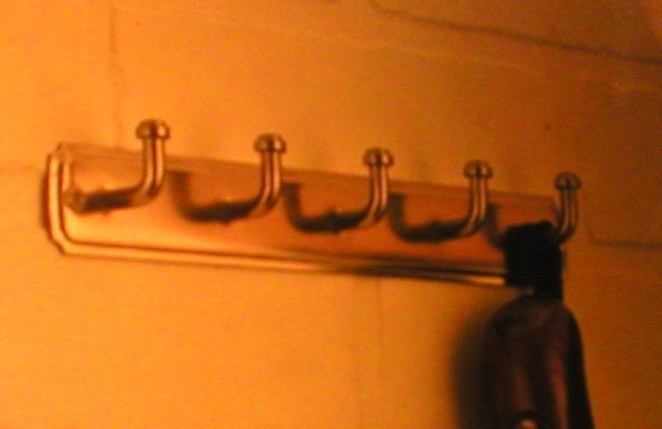 ROUND HEAD HOOKS 1 BAG QUANTITY UNKNOWN SOLD AS IS