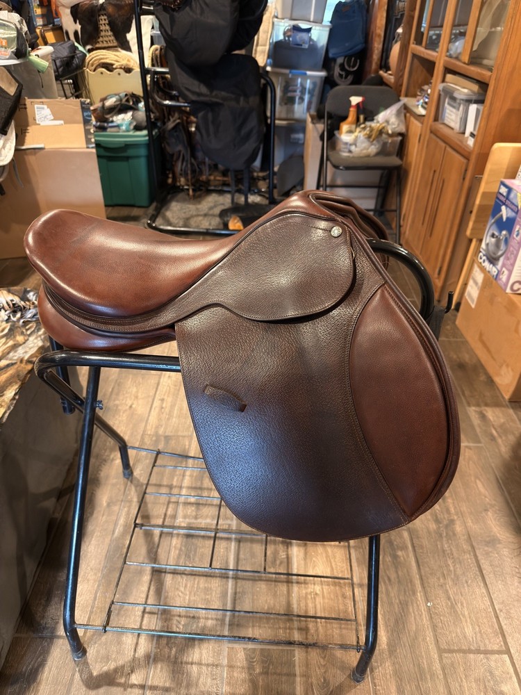 Collegiate 17” Jumping Saddle