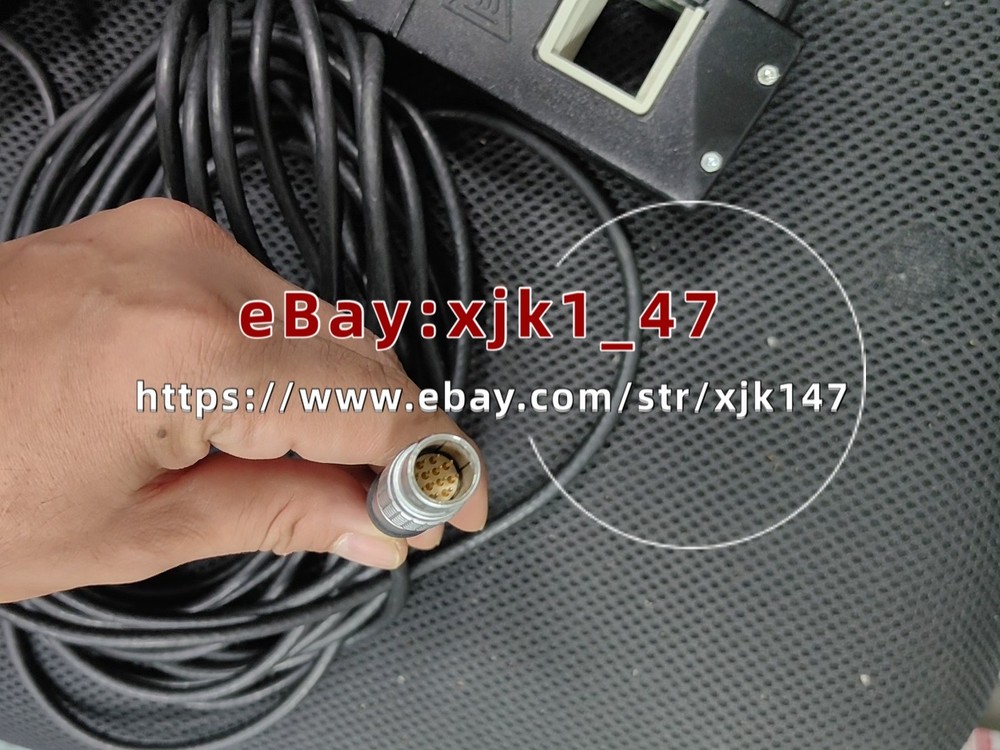 Tektronix TCP404XL AC/DC current probe