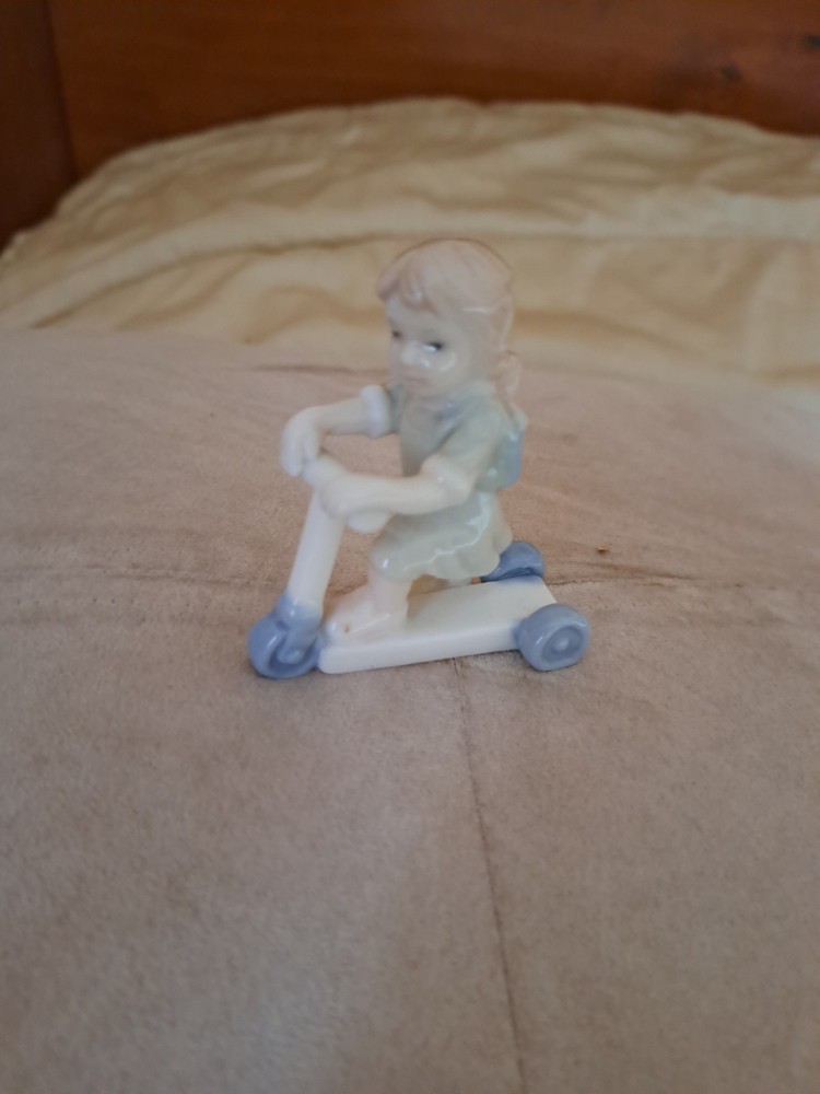 Large Mixed Lot Various Objects House, Capodimonte, Ceramics, Murano,
