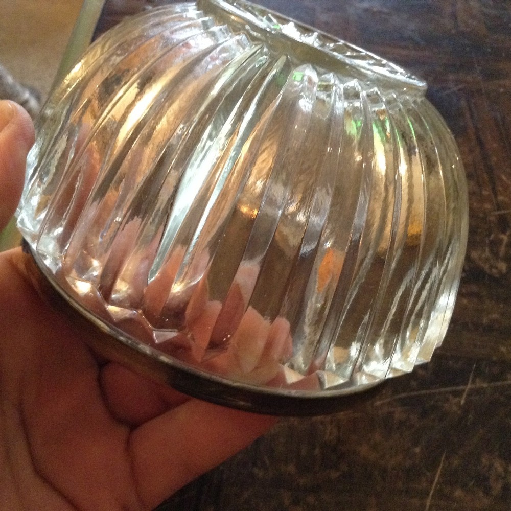 Genuine crystal divided dish