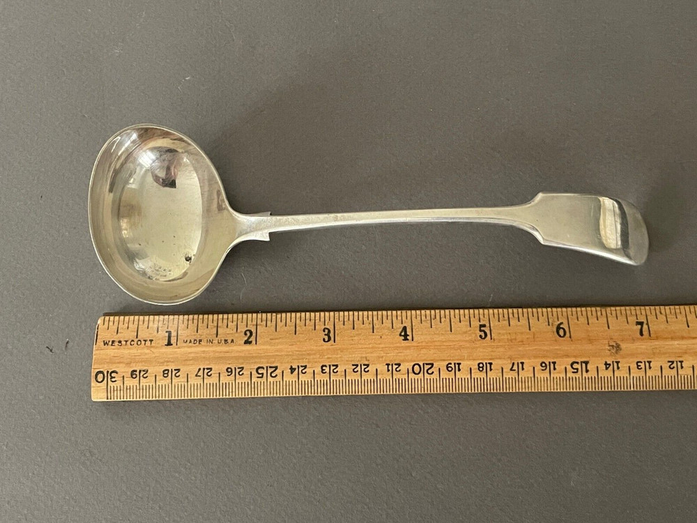 VINTAGE WILLIAM SUTTON & SONS SILVERPLATE GEORGIAN STYLE FIDDLE BACK LADLE