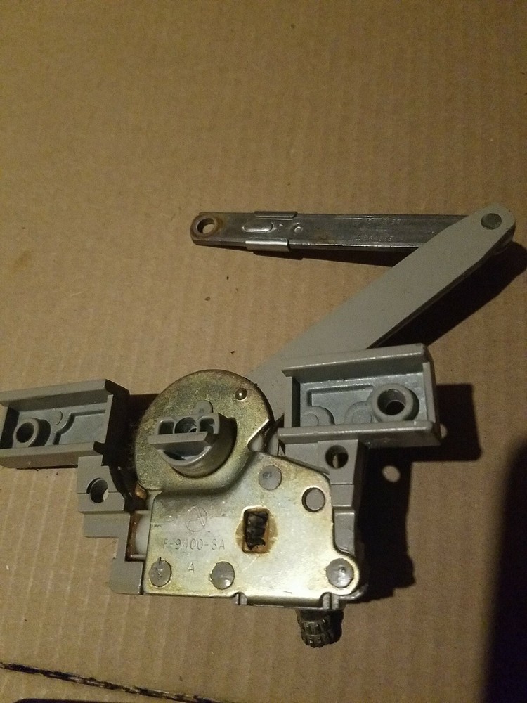 Anderson Casement Windows Roto Operator With Cower and Handle Left