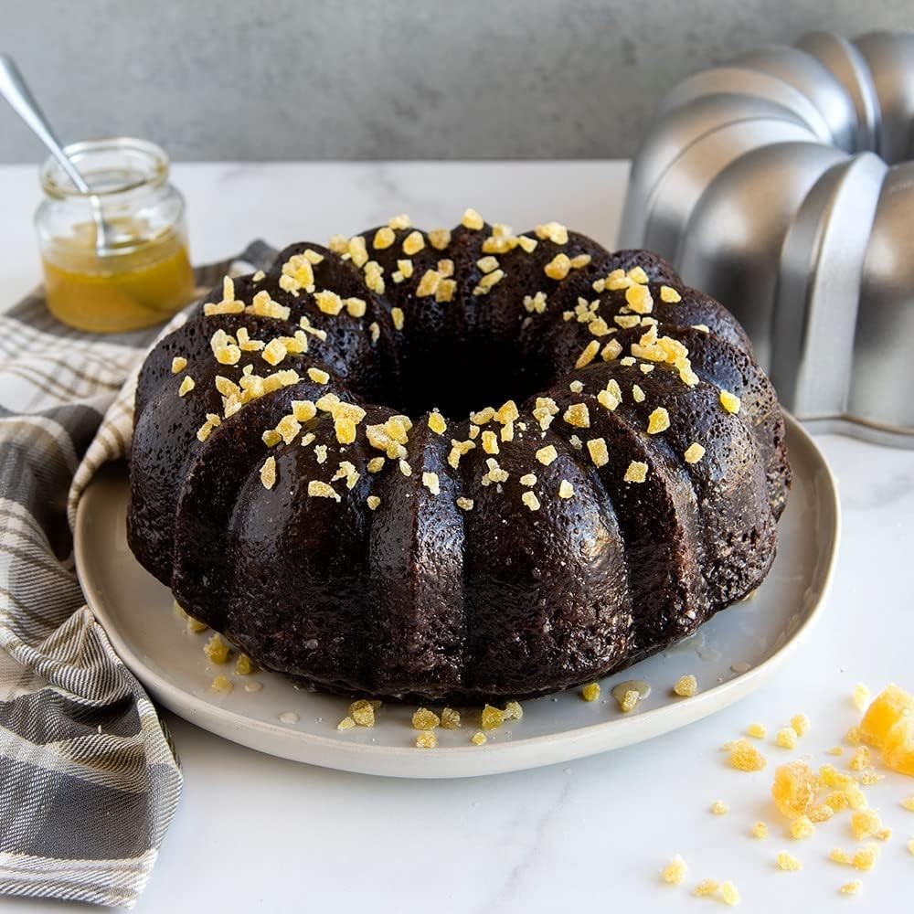 Heirloom-Quality 12-Cup Bundt Pan - Durable Graphite Aluminum Bakeware