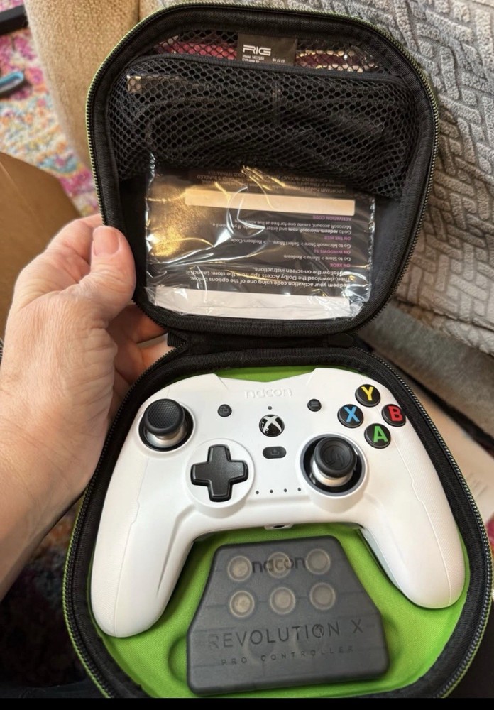 RIG Nacon Revolution X Pro Controller NC7282 with Carrying Case and Controller