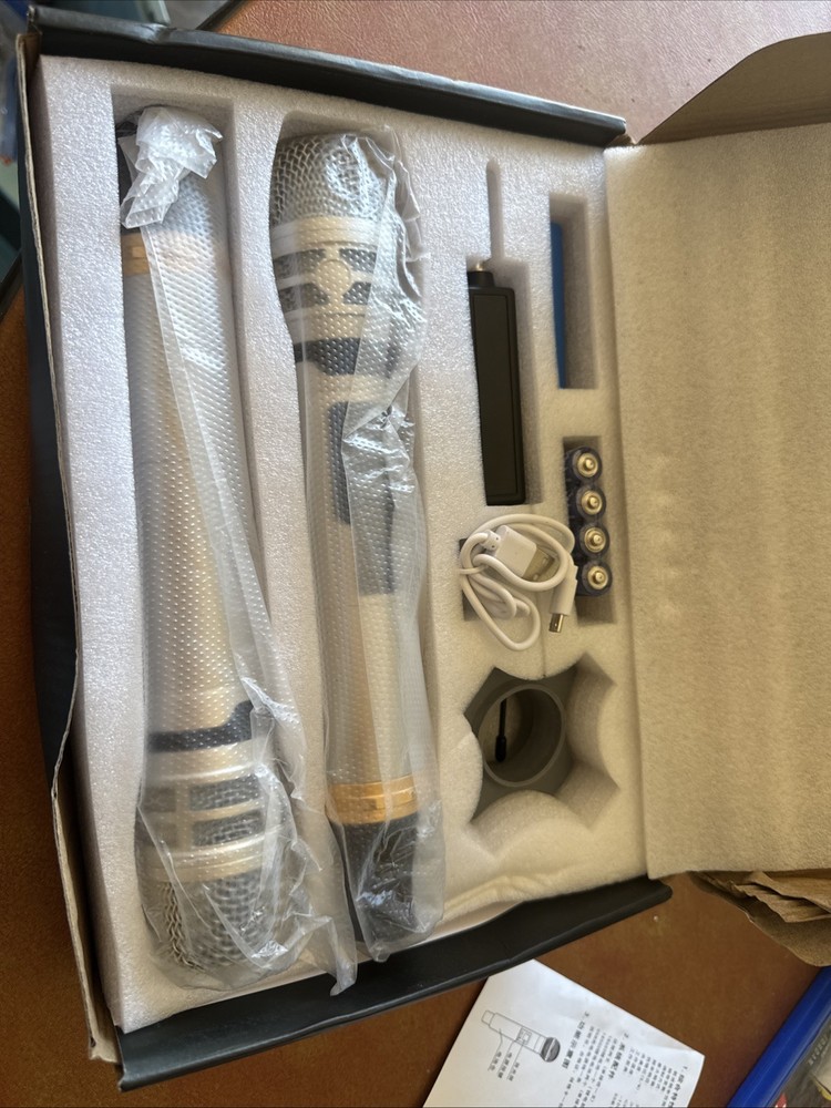 The Wireless Masterpiece Professional Wireless Microphone