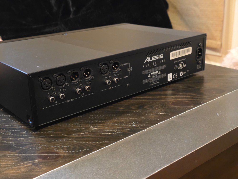 Alesis Masterlink ML-9600 Hard Disk Mastering Recorder with Remote - Open Box