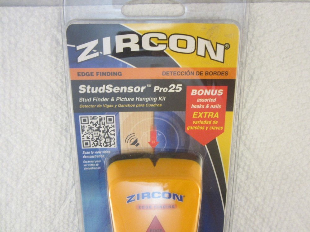 Zircon StudSensor Pro25 Stud Finder & Picture Hanging Kit w/ Assorted Hooks NEW