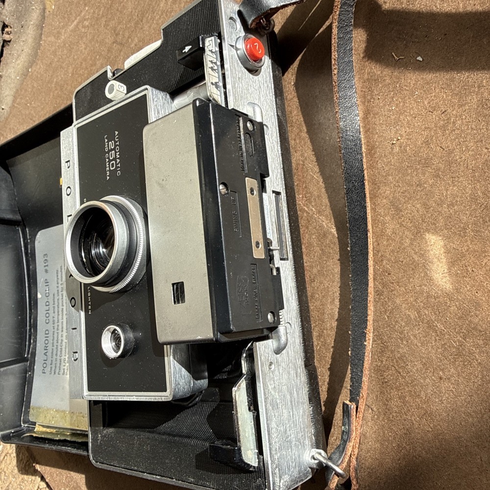 Polaroid Automatic 250 Land Camera (Folding Bellows Camera)