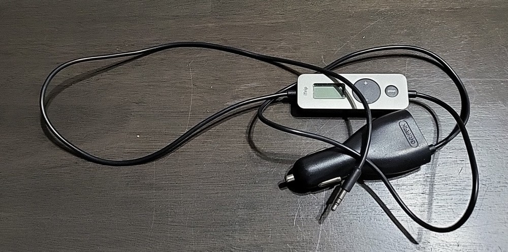 Griffin iTrip Car Auto Universal FM Radio Transmitter With Extra Port