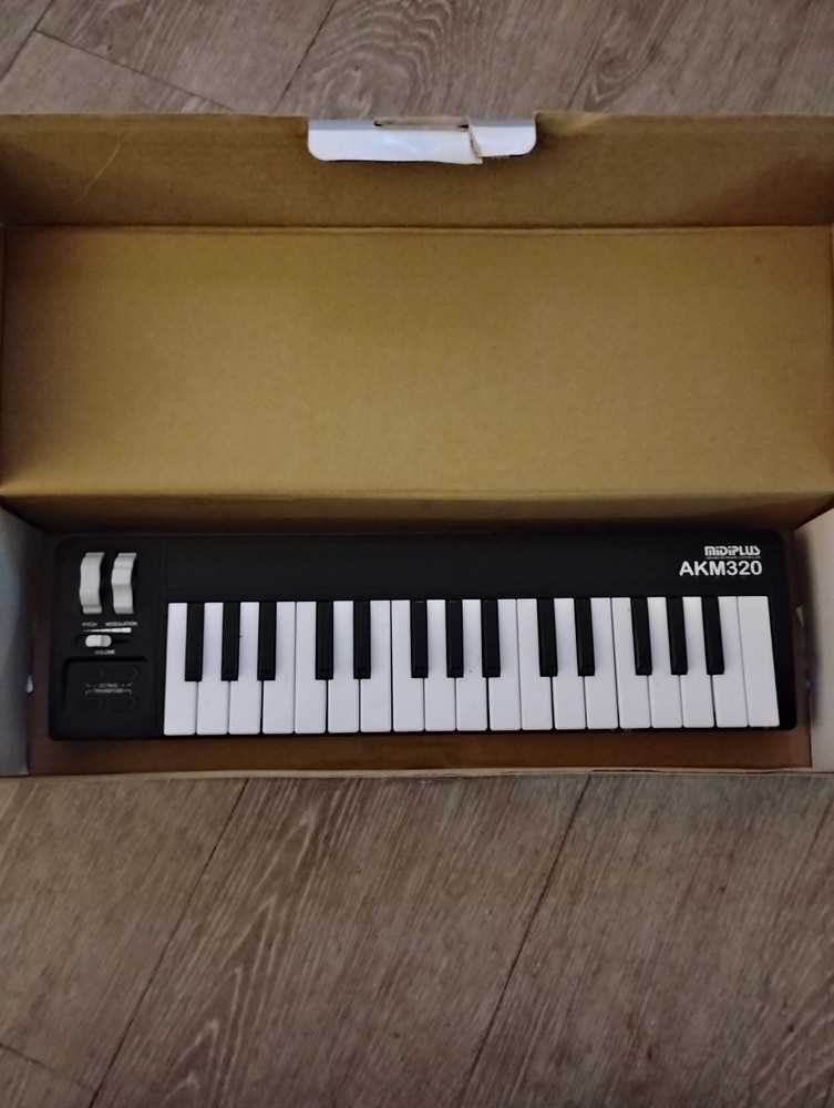 midiplus AKM320 MIDI Keyboard Controller 32 Keys USB Pitch Modulation Wheels