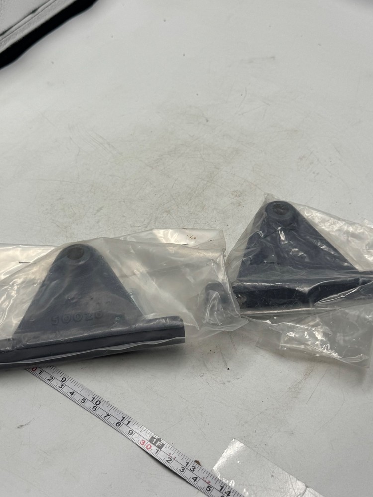 Cast Iron Mounting Bracket Triangular Mount 50026 Flat Base Hole Hardware Set