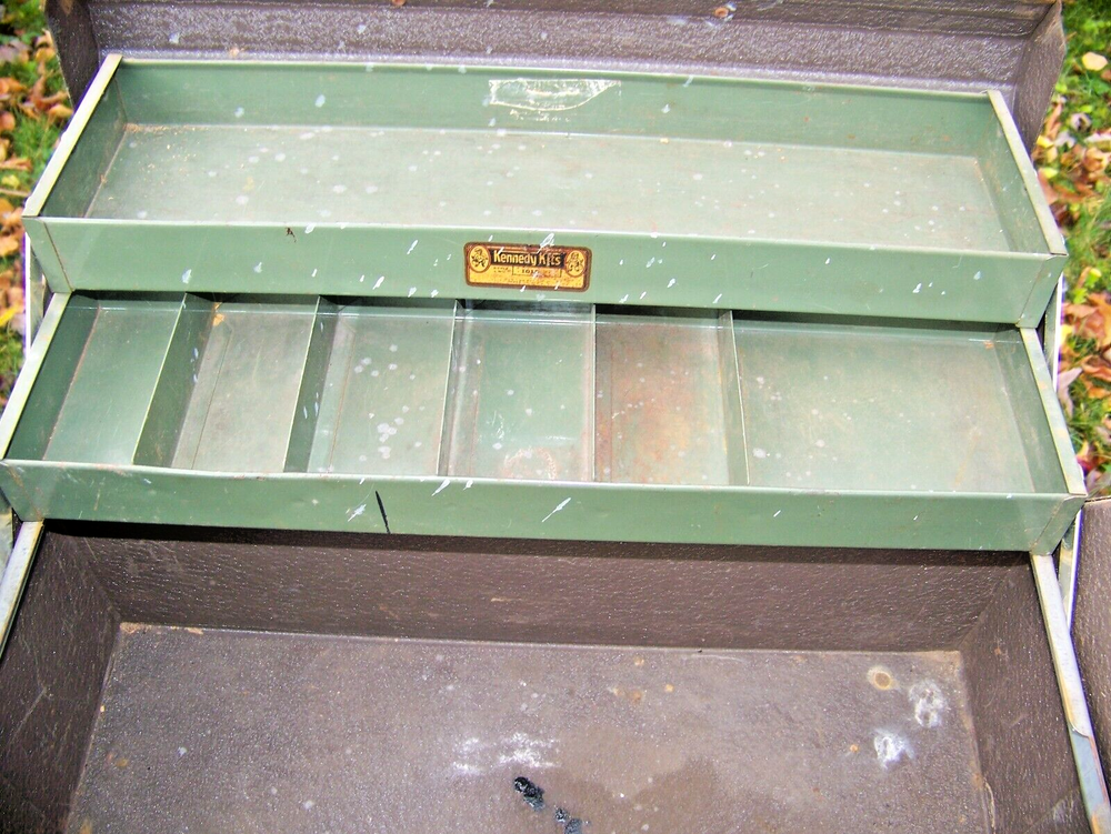 Kennedy Toolbox 1018 Cantilever Toolbox with Lock & Keys