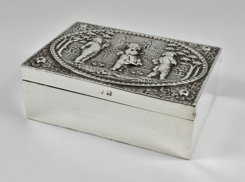 Antique Victorian Solid Silver Trinket/Snuff Box, (Deakin & Francis, 1901)