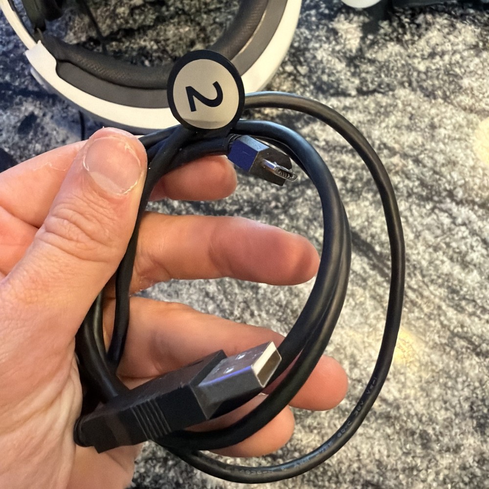 Sony PlayStation VR PSVR (PS4) CUH-ZVR2 Headset/Controllers/Camera Bundle