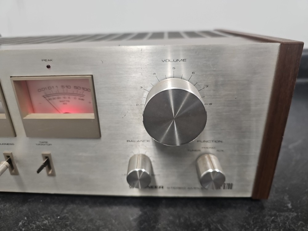 Pioneer SA-6700 Stereo Amplifier Powers Up Untested