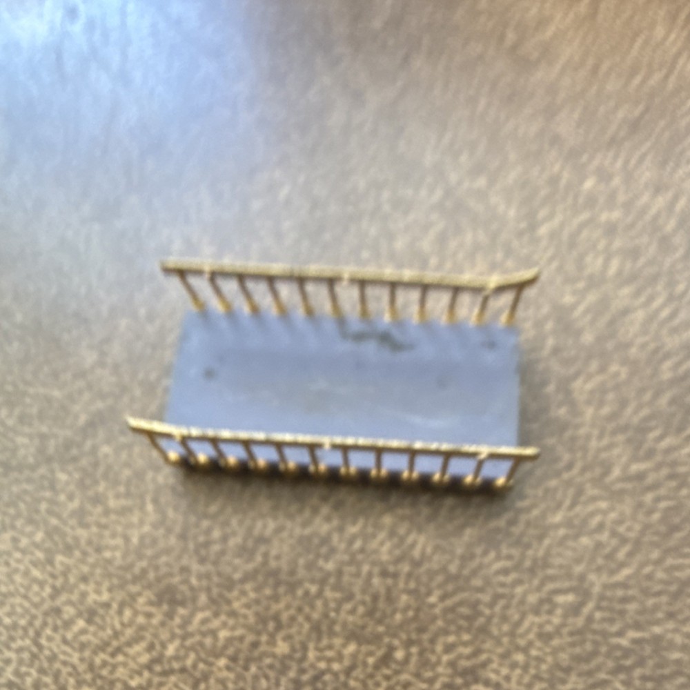 Ceramic EPROM Memory IC Gold Pins Window Parallel Through-Hole 24-Pin