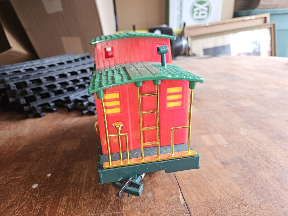 DISNEY G SCALE CHRISTMAS TRAIN - Untested