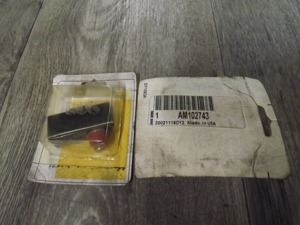 JOHN DEERE # AM102743 SWITCH