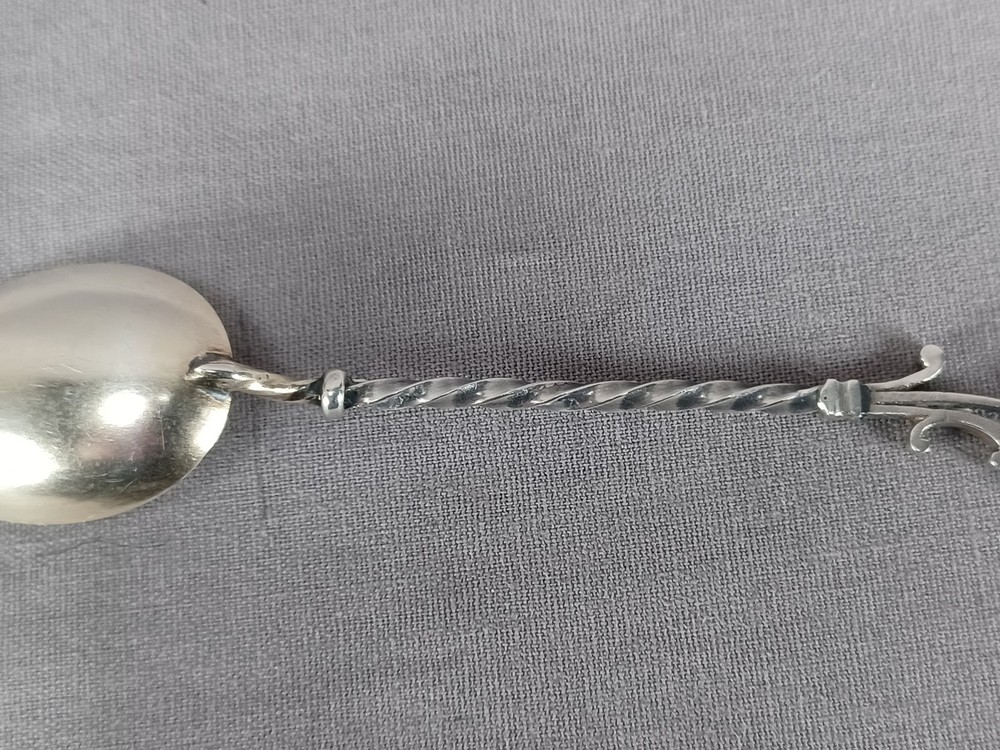 Antique Continental 800 Silver Lucerne Scrollwork Leaf Twist Handle Spoon
