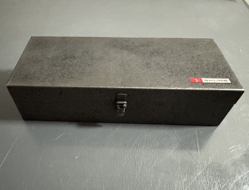 Shure Vintage Metal Microphone Case