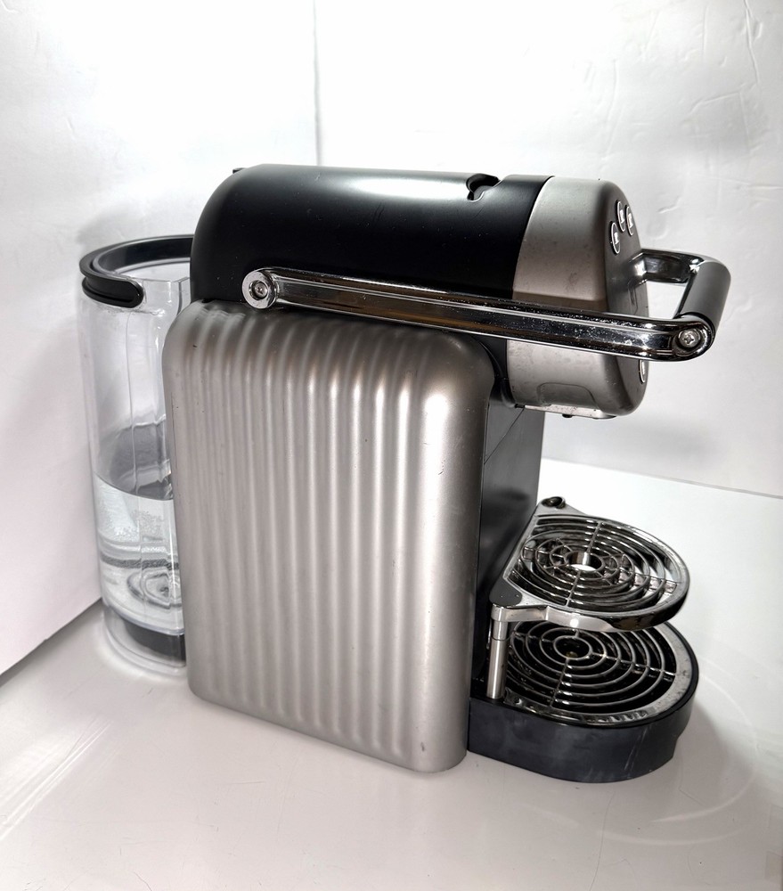 Nespresso Vertuo Coffee Machine Type 9737N Espresso Maker Powers On Silver