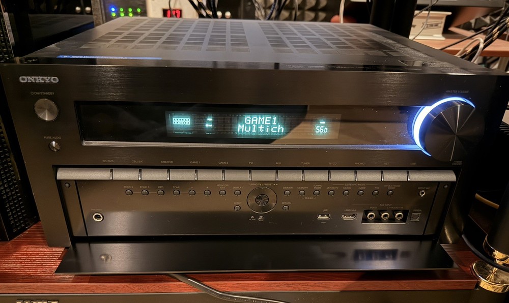 Onkyo TX-NR818 7.2-Ch Network A/V Receiver - THX Select2 Plus - Mint Condition