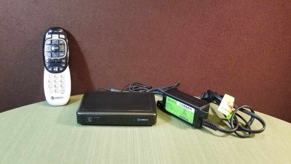 DIRECTV Model C61-500 Power Supply and Remote