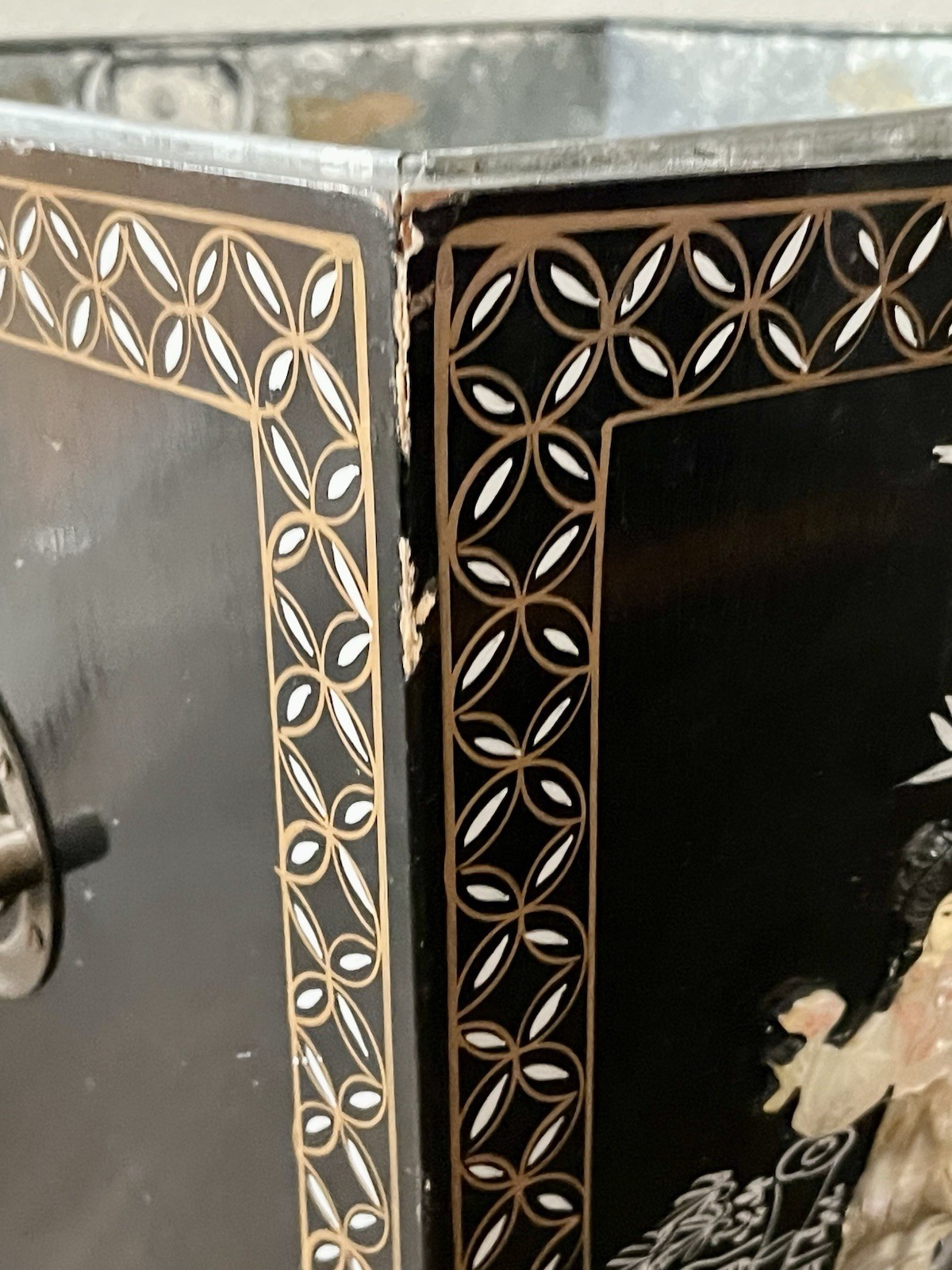 Chinese Black Lacquer Planter/bin/trash Can With Mother-of-pearl Figures 17”