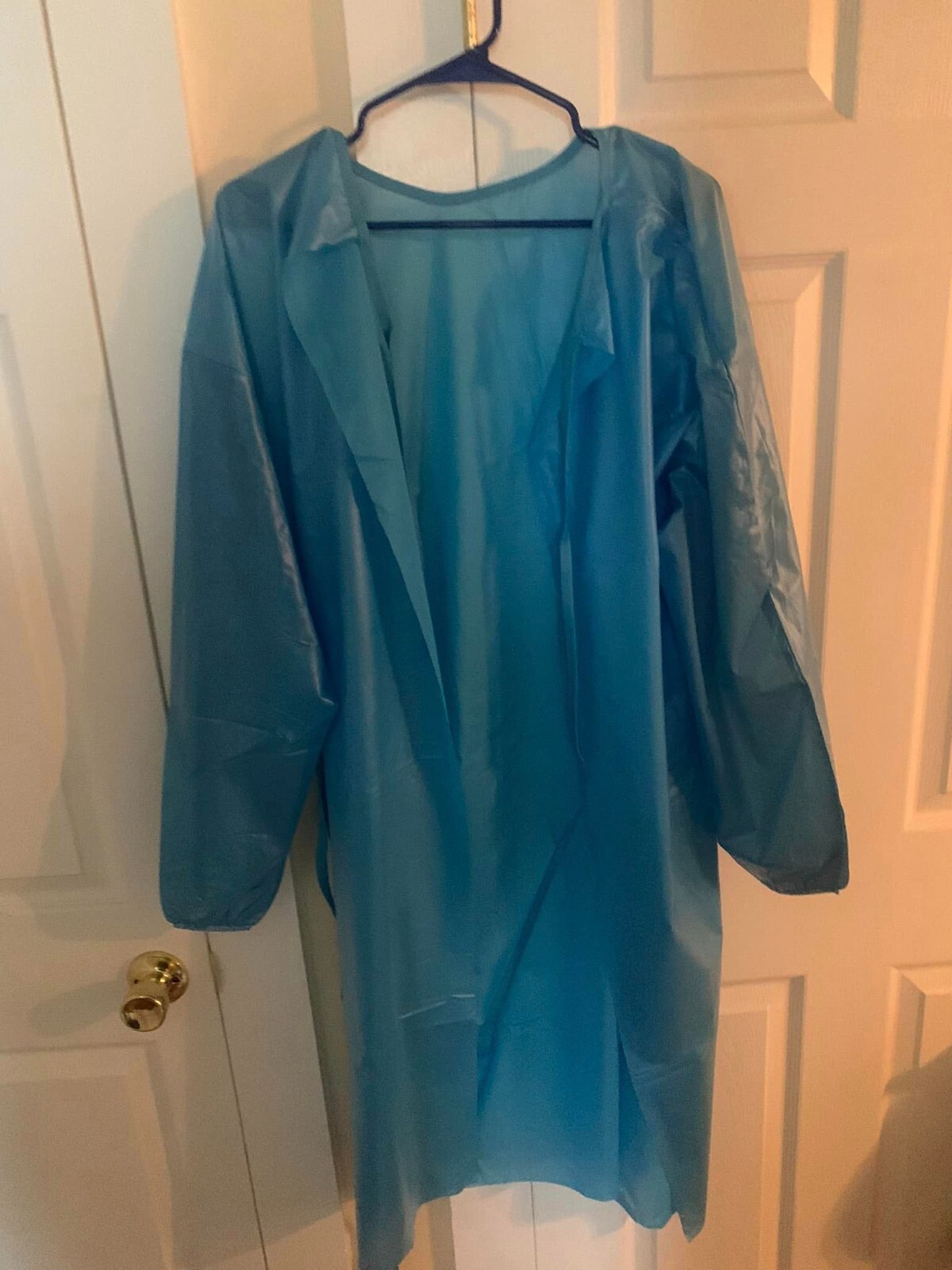 X Large AMMI Level 3 Isolation Gown 100% Polyester PU Laminate Blue | Pack of 10