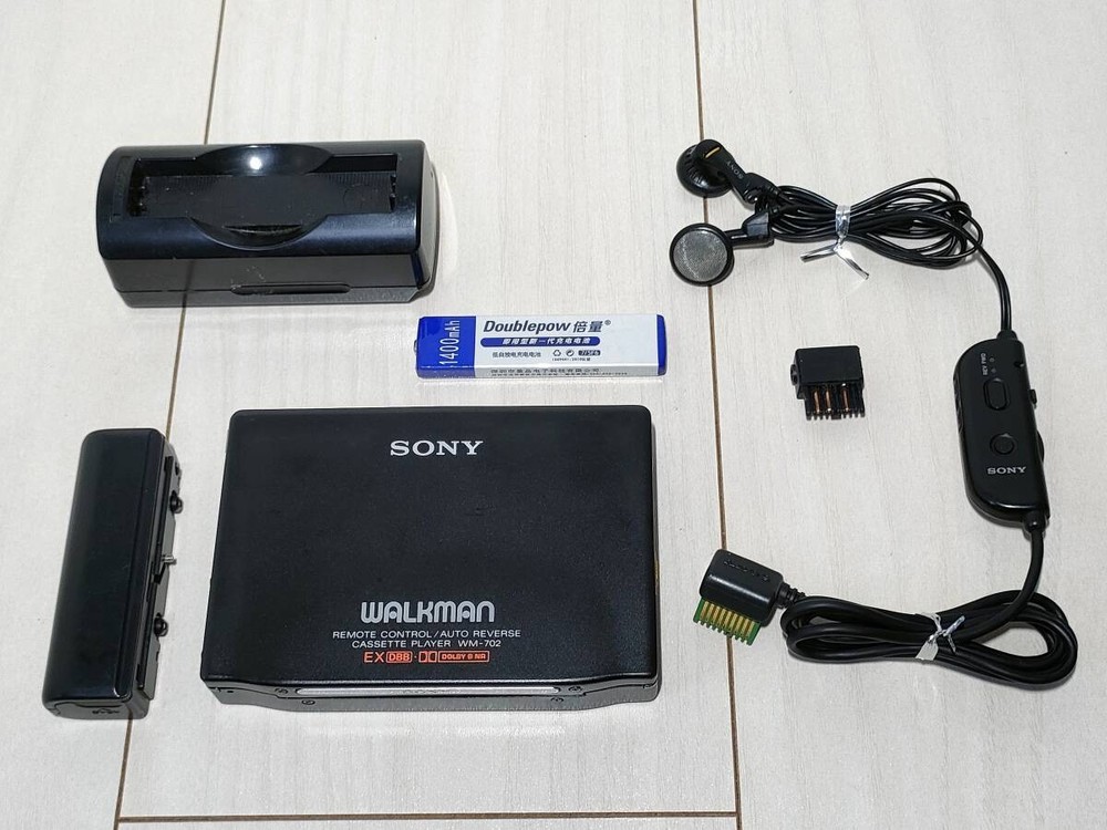 Serviced SONY WM-702