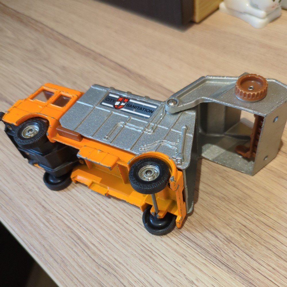 Corgi refuse collector rare
