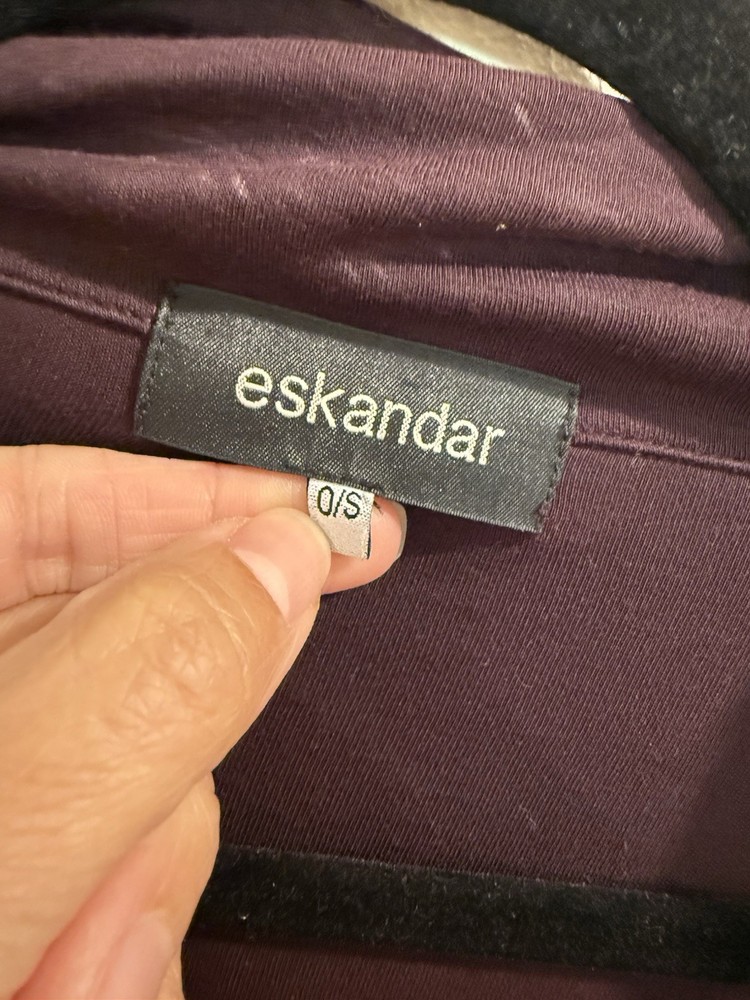 Eskandar sloped shoulder zip-front jacket One size