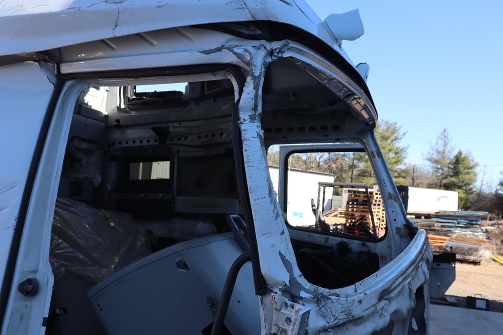 2018-2024 VOLVO VNL 760 SLEEPER CAB FRAME WHITE OEM