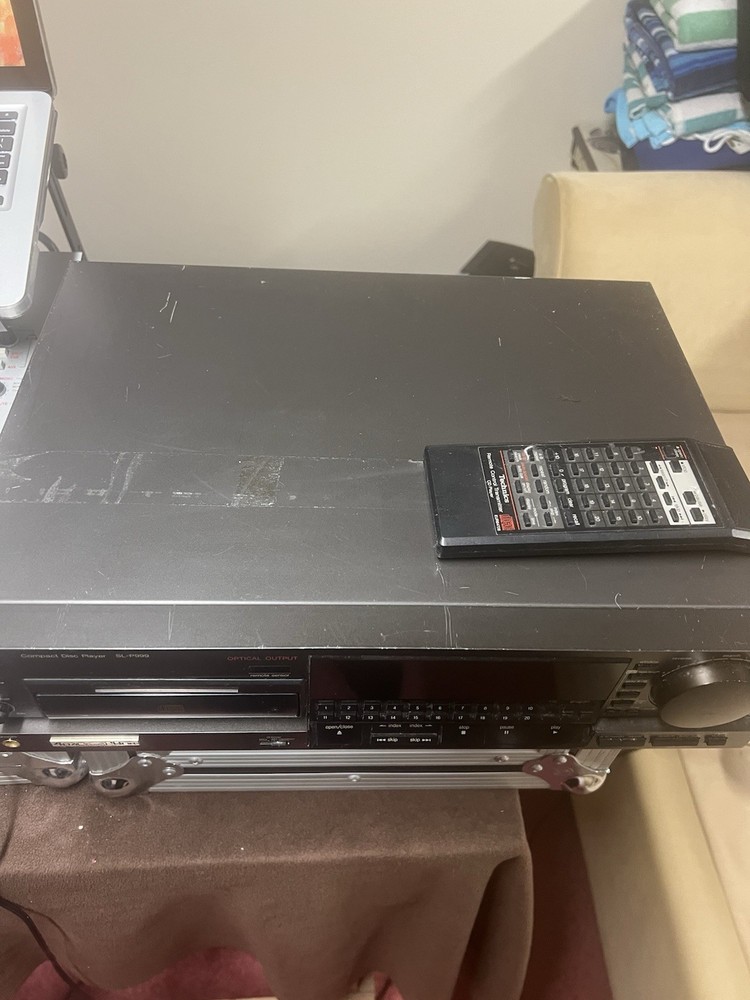 Technics SL-P999 CD Player 4DAC 20bit Linear Converter 100 V with remote
