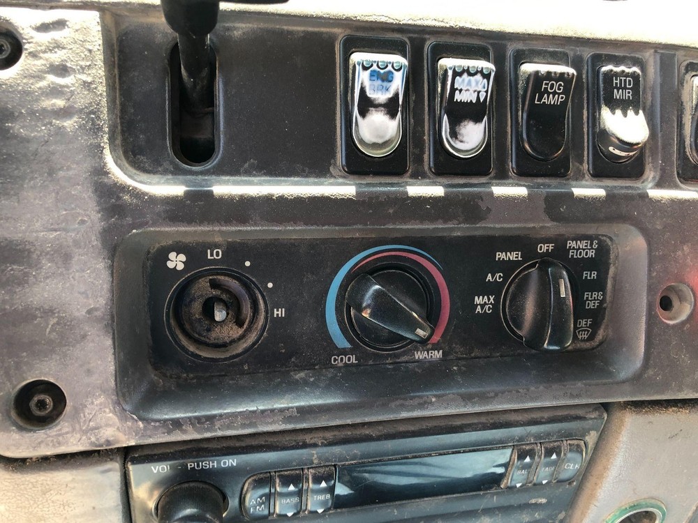 1996-1998 Ford A9513 Heater A/C Temperature Controls - Used