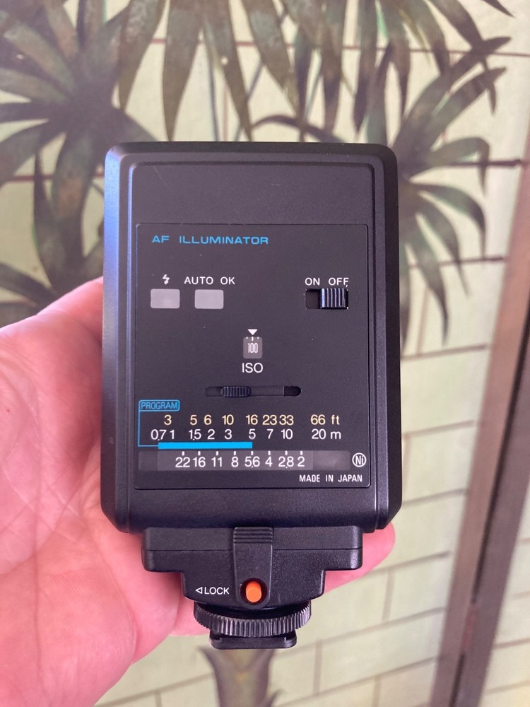 nikon decision master system N4004 AF Nikkor 35-135mm lense strap flash