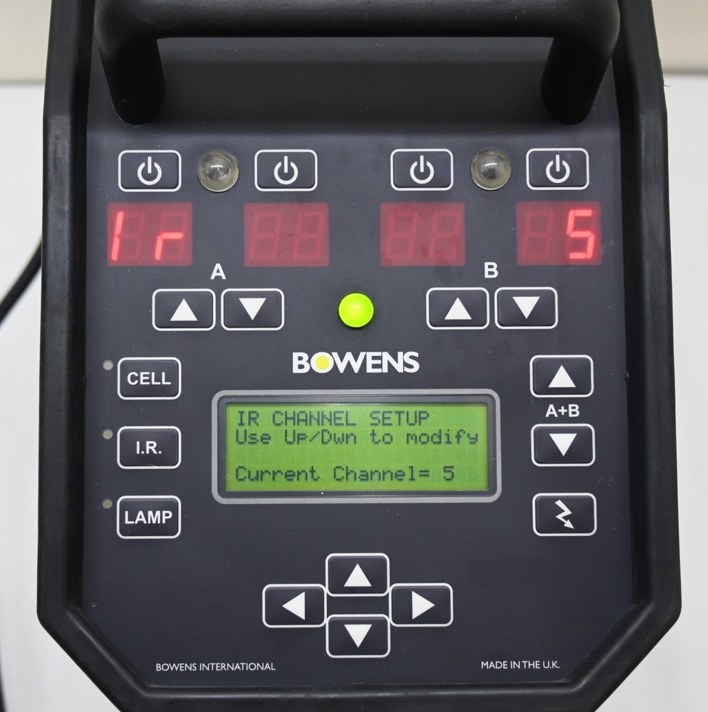 Bowens QuadX 3000 power pack