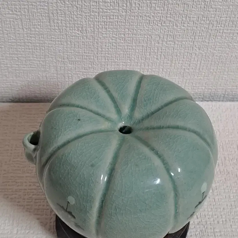 Celadon Incense Container with Flower Carving Art