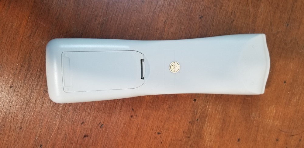 SOKE - DVD008 - A/V OEM Remote Control TESTED used