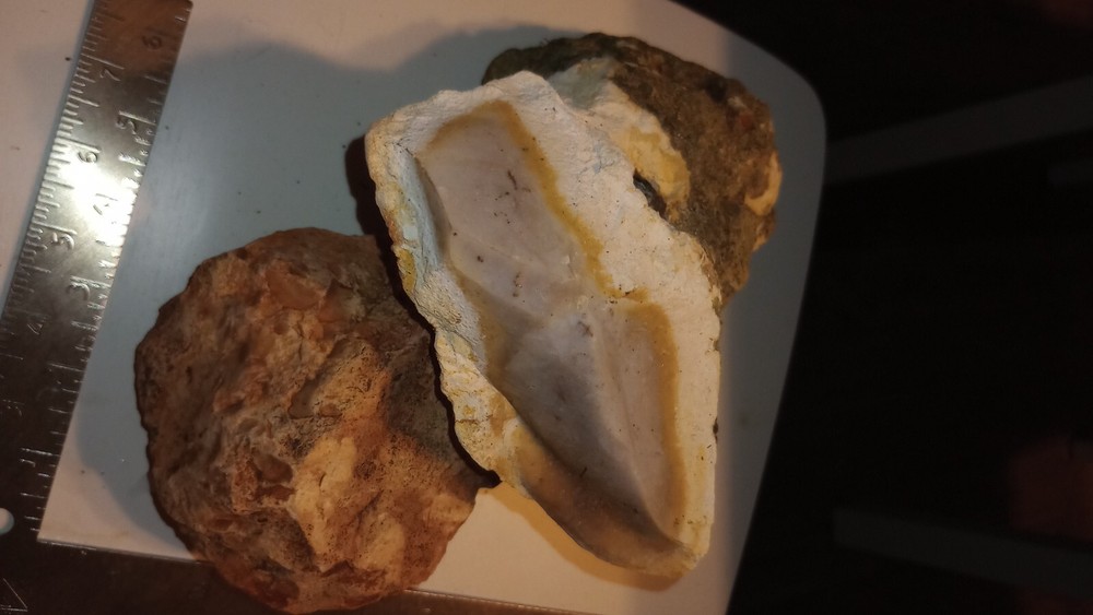 flint knapping material (flint boulders)