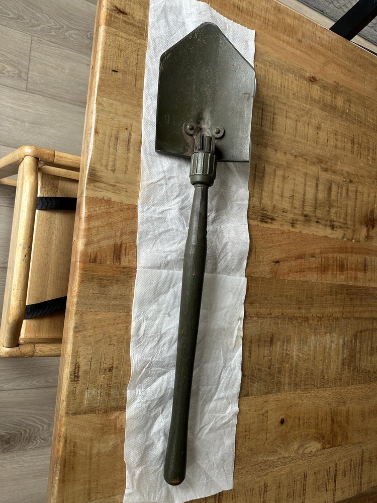 ORIGINAL WWII US ARMY M1943 COMBAT FIELD FOLDING SHOVEL-DATED 1944, AMES