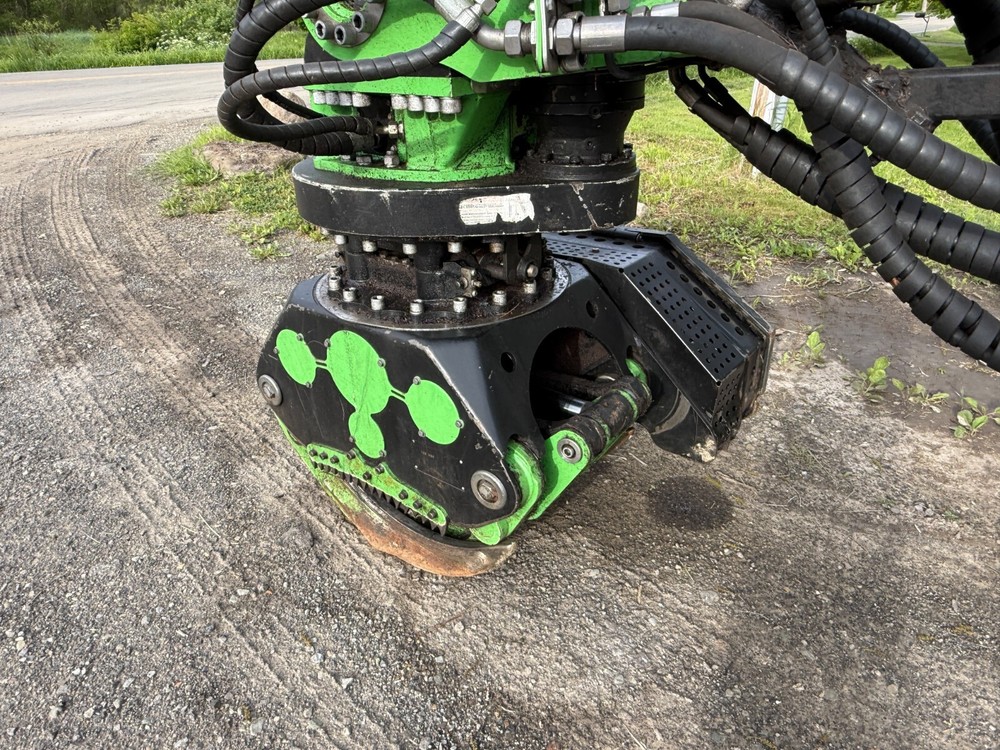 2023 Sennebogen 728e wheeled tree care material handler